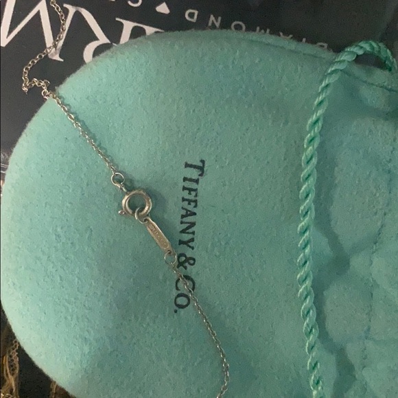 ⛔️SOLD⛔️Tiffany and co silver necklace - Picture 2 of 3